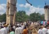 मिरज शासकीय रुग्णालयाच्या प्रवेशद्वाराची कमान कोसळली | सहा-सात कामगार जखमी